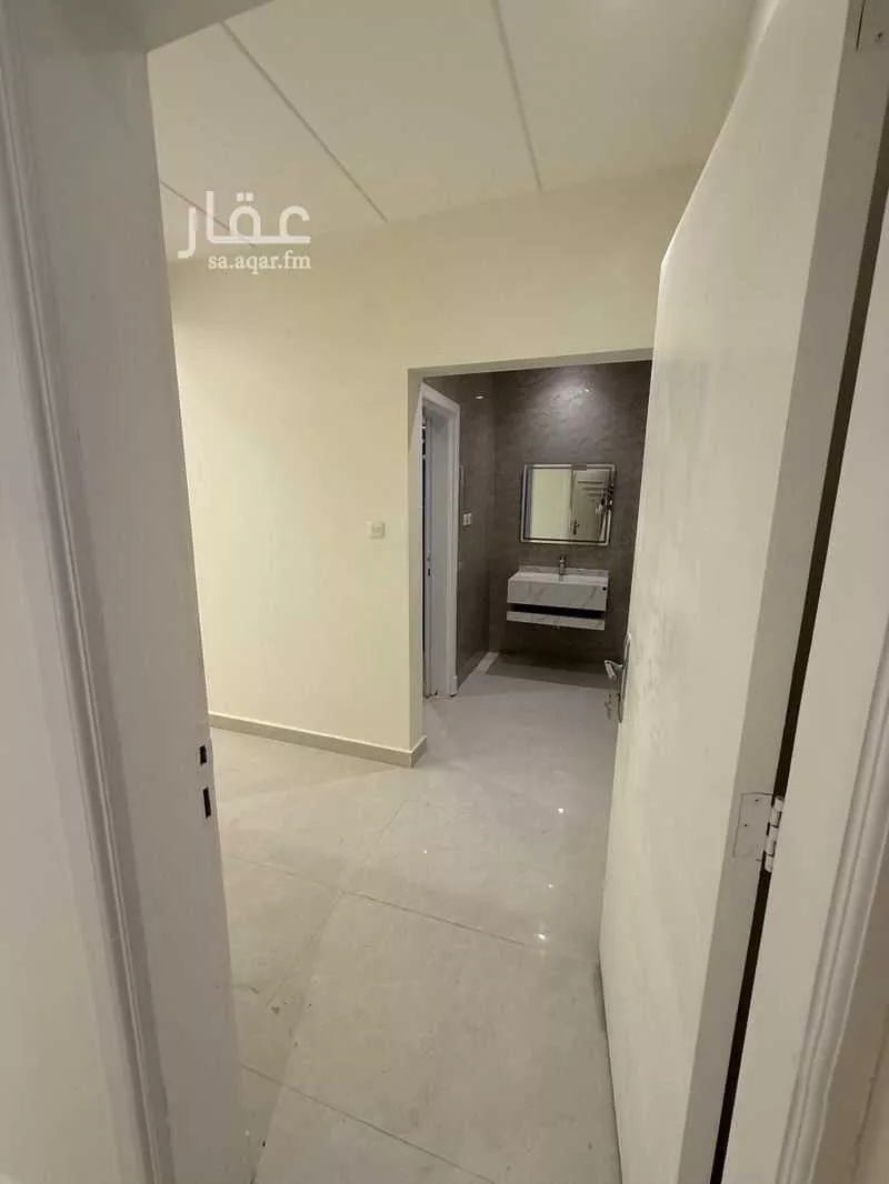 دور 4 غرف في عرقة 7
