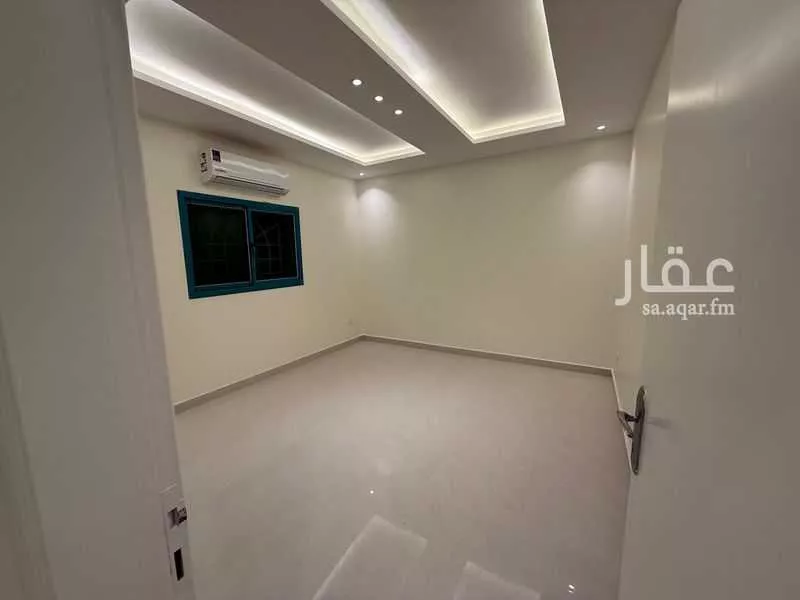 دور 4 غرف في عرقة 8