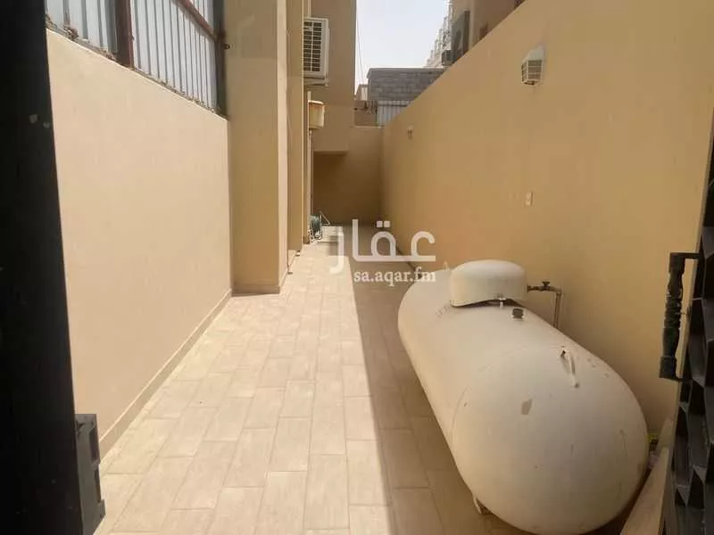 6 bedroom floor in Jarir 8