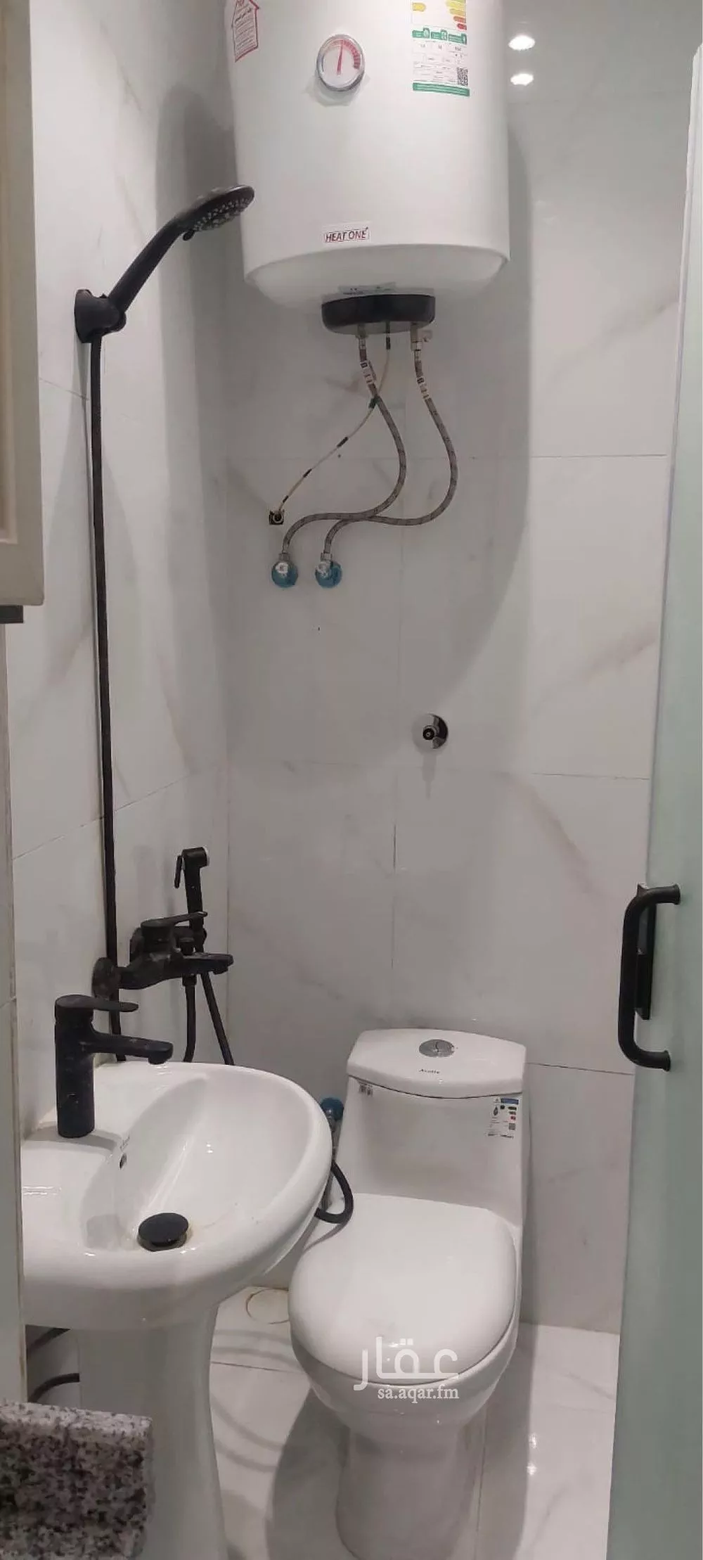 شقة 1 غرف في الملقا 4