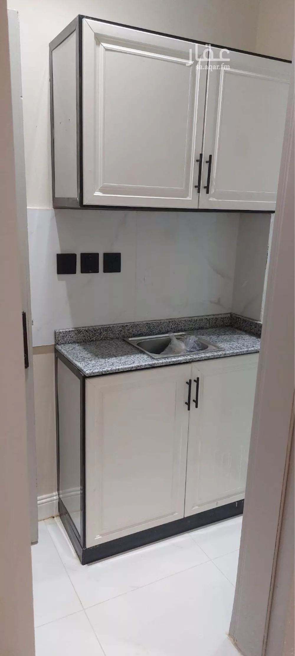 شقة 1 غرف في الملقا 6