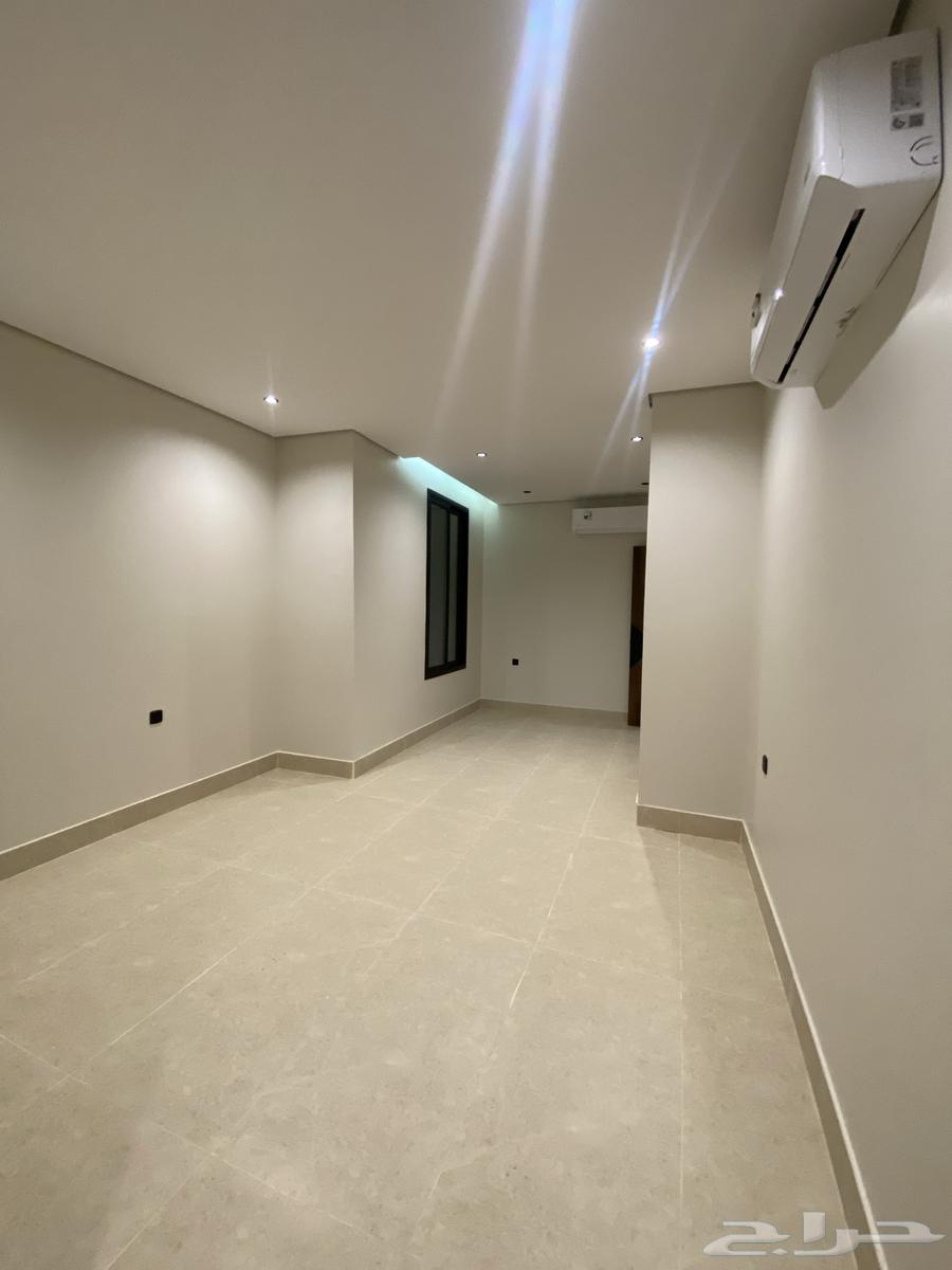 شقة 5 غرف في الحمرا 2