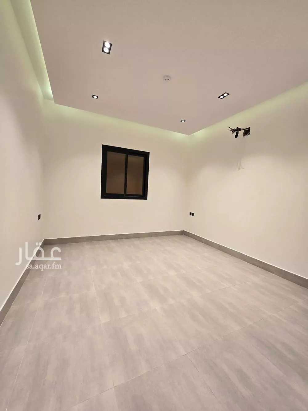 4 bedroom apartment in Al Yarmouk 8