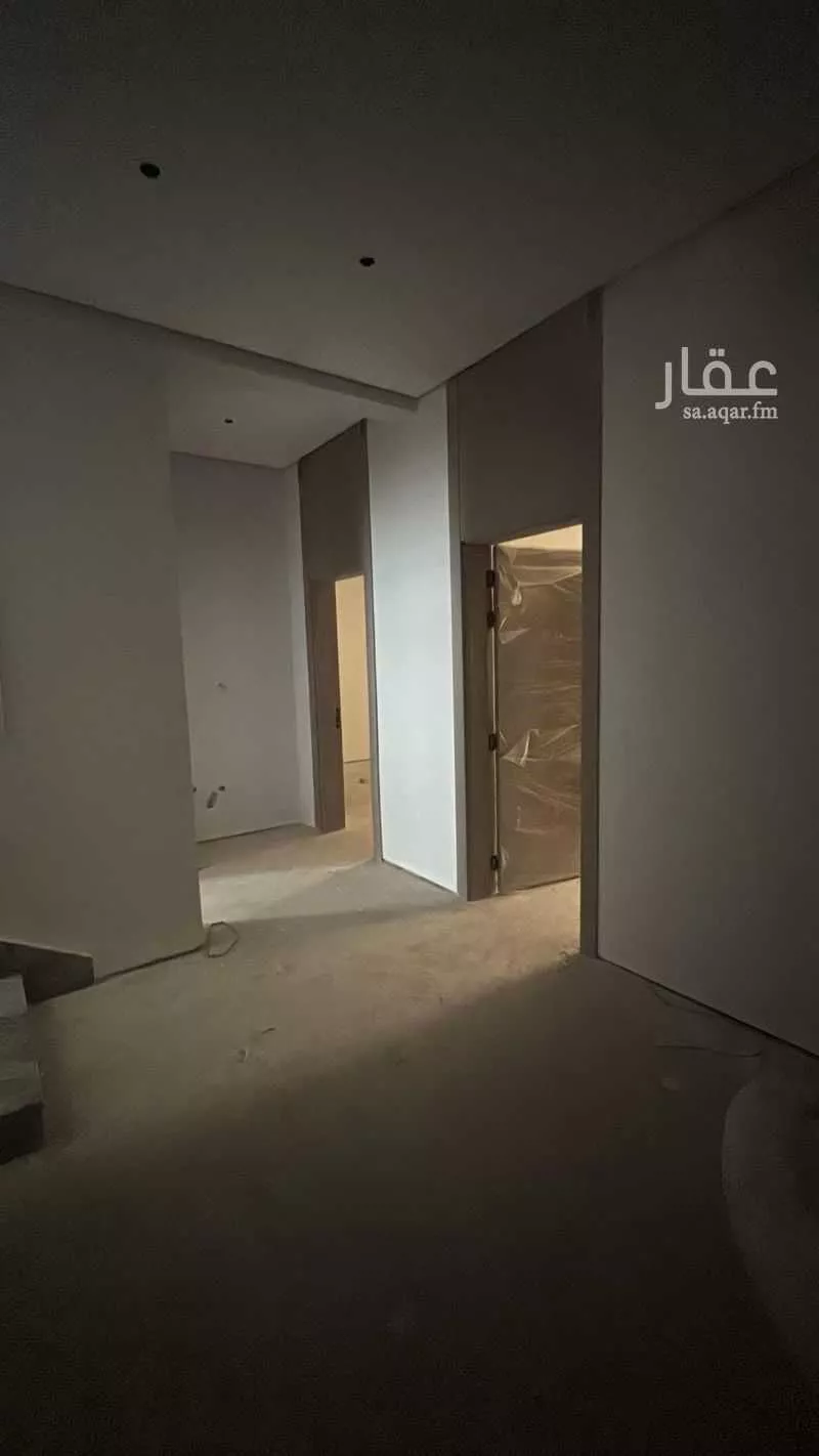 فيلا 5 غرف في الملقا 14