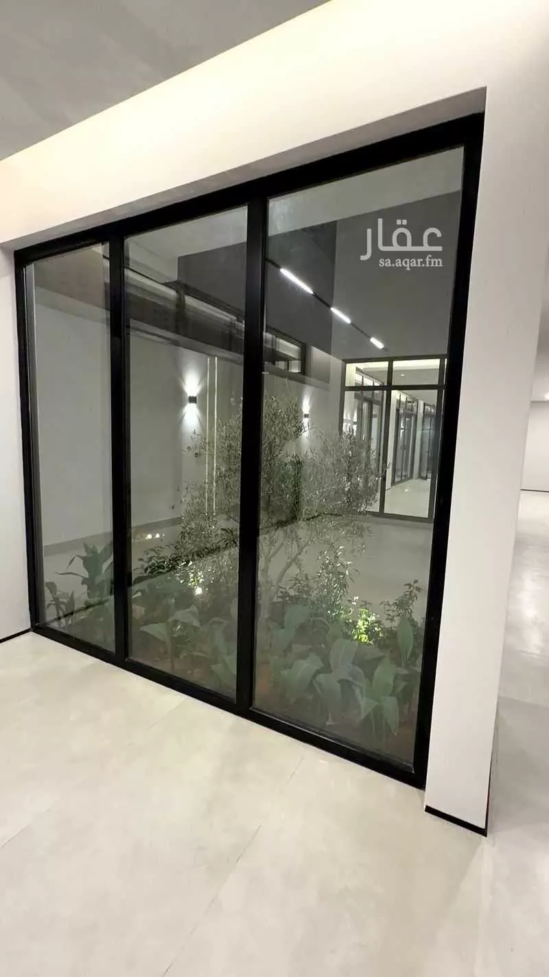 فيلا 5 غرف في الملقا 8