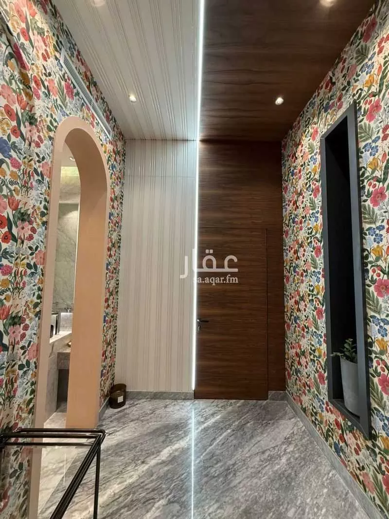 8 bedroom villa in Al Malqa 16
