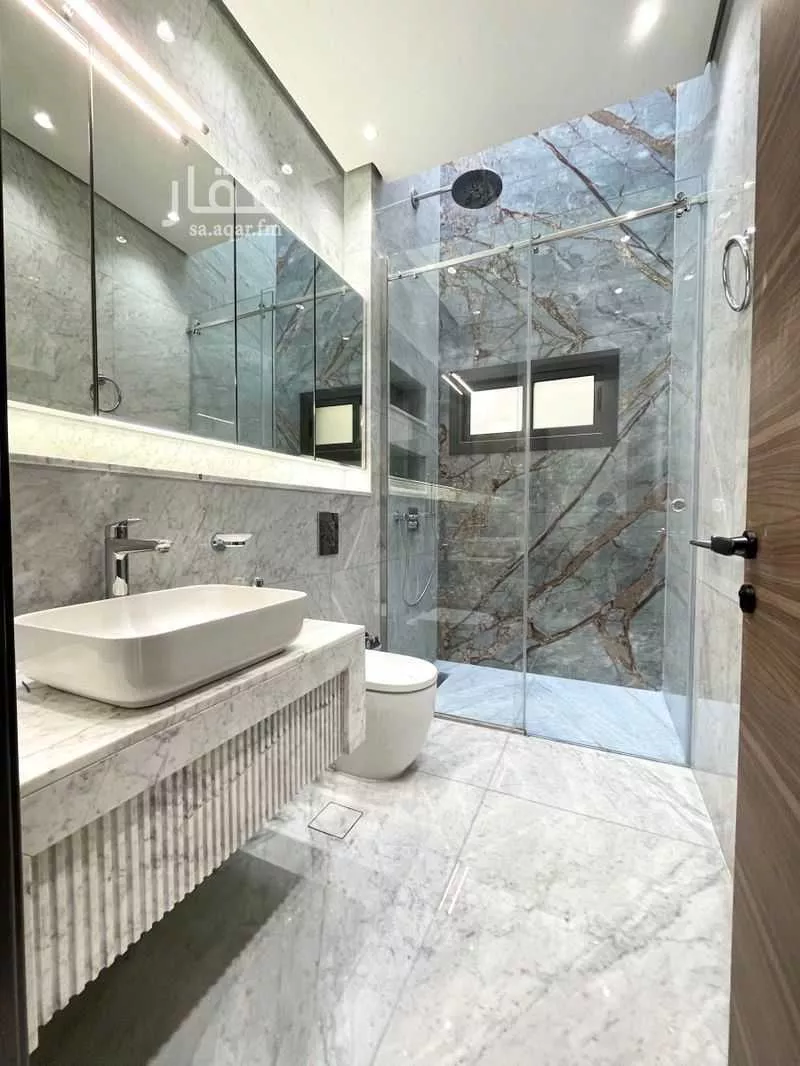 8 bedroom villa in Al Malqa 23