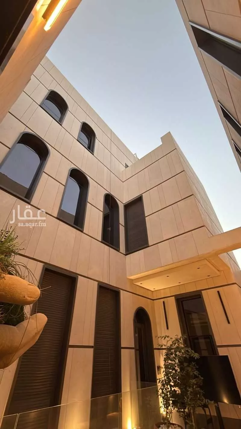8 bedroom villa in Al Malqa 8