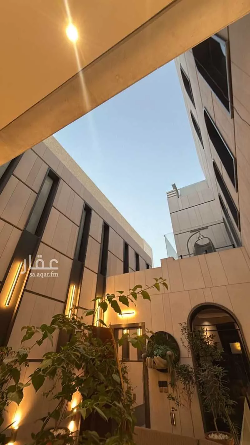 8 bedroom villa in Al Malqa 9