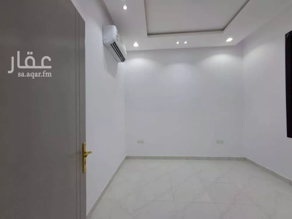 شقة 3 غرف في الرمال 4