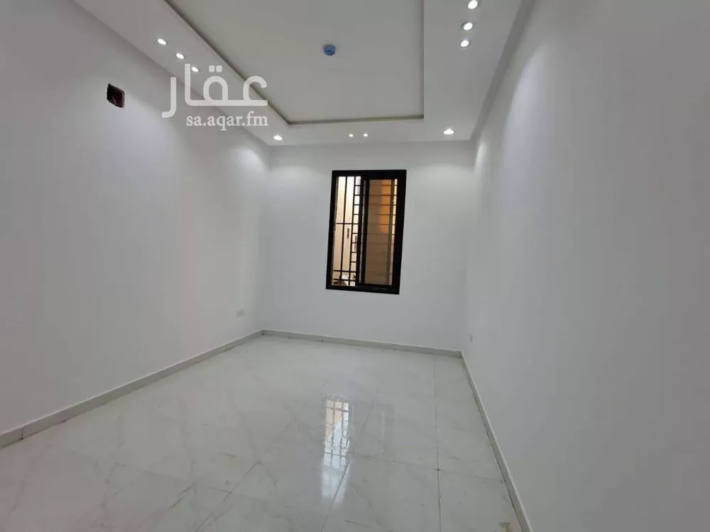 شقة 3 غرف في الرمال 10