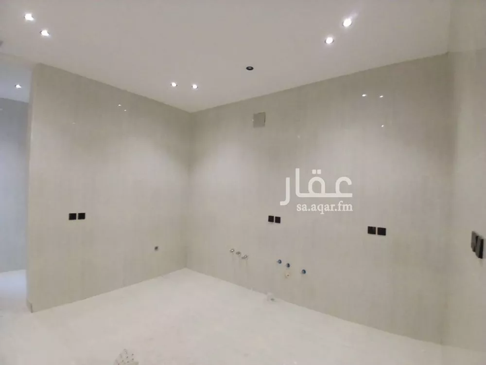 8 bedroom villa in As Sawari 4