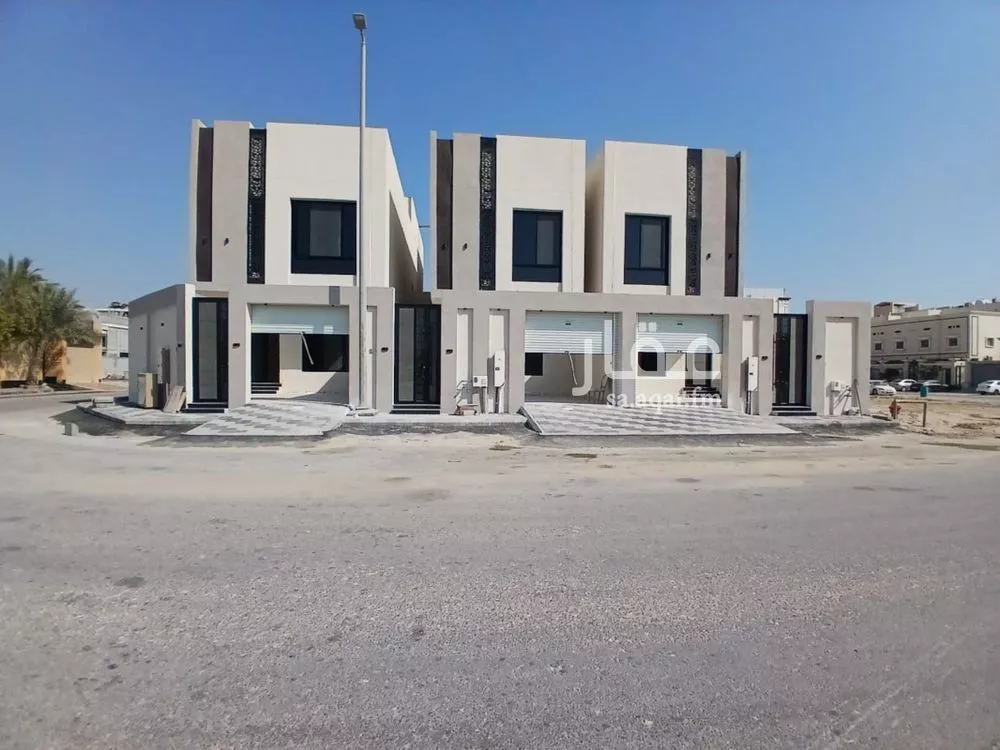 8 bedroom villa in As Sawari 5