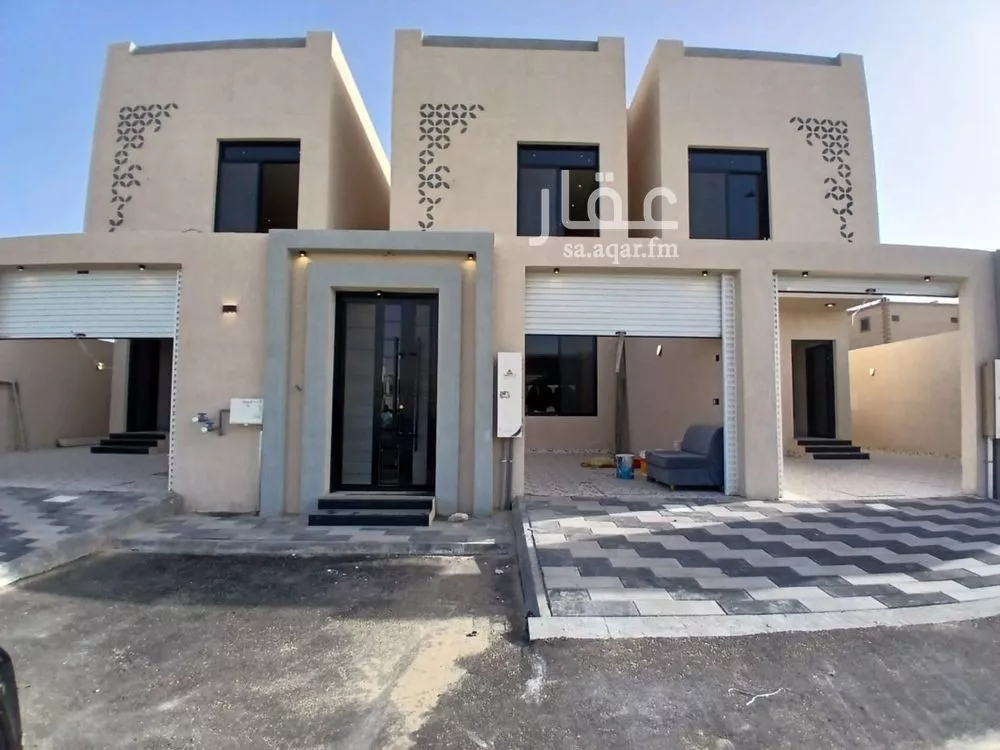 8 bedroom villa in Al Amwaj 3