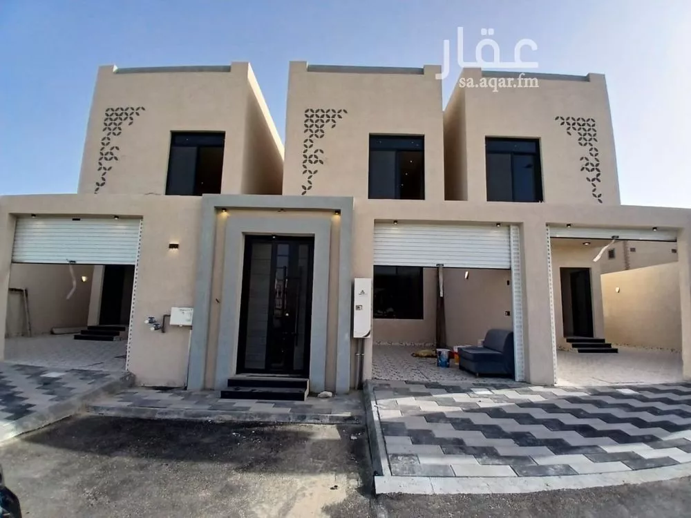 8 bedroom villa in Al Amwaj 4