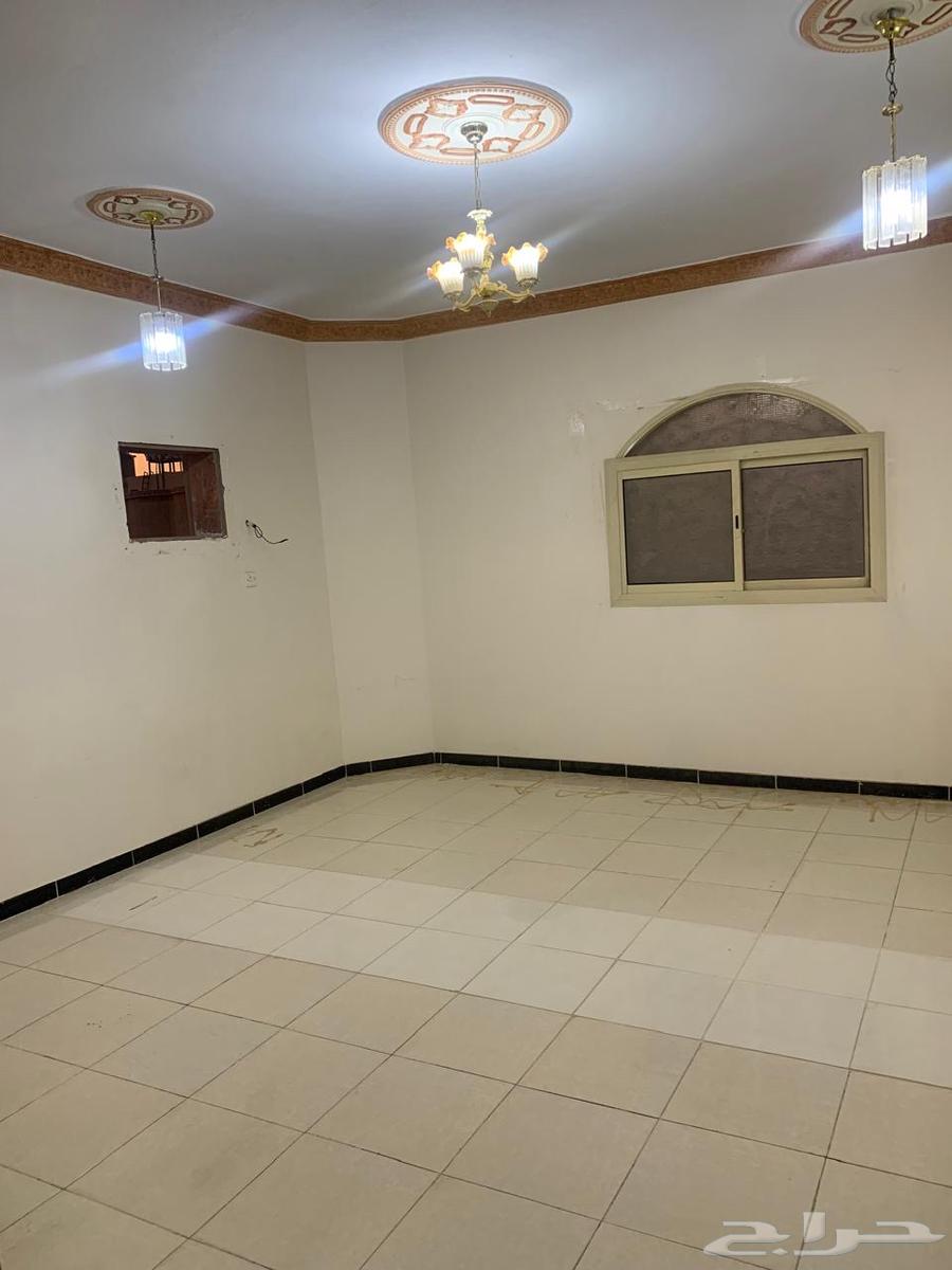 شقة 4 غرف في الخليج 3
