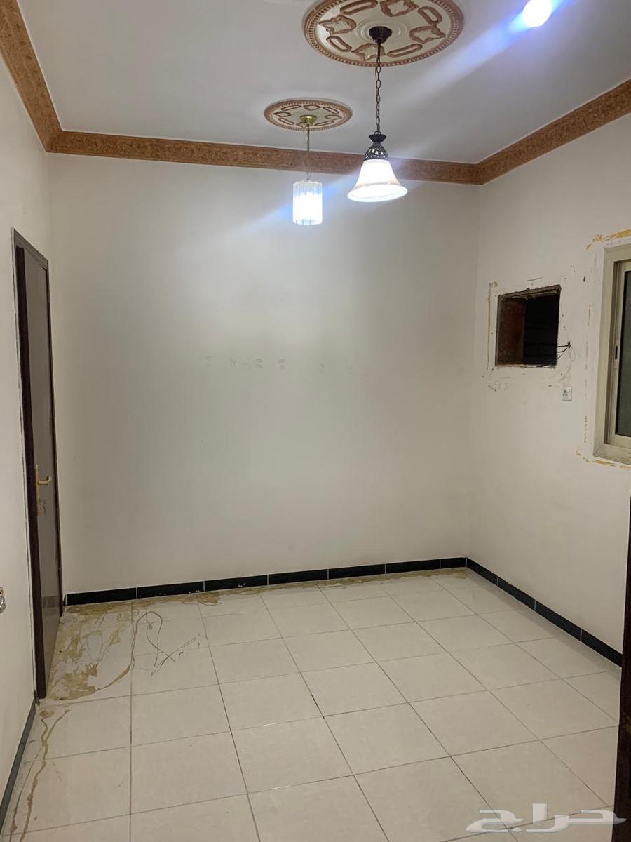 شقة 4 غرف في الخليج 4