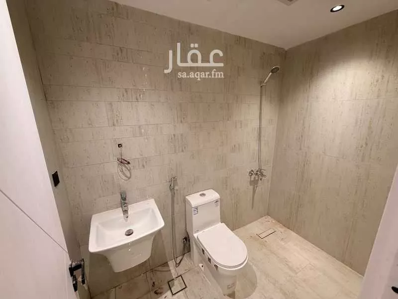5 bedroom apartment in Ash Sharq 7