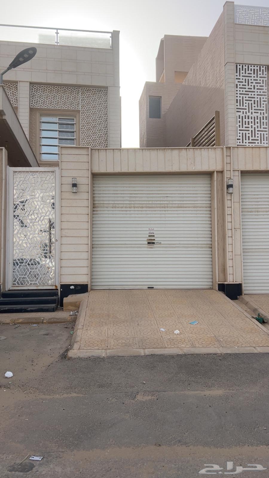 فيلا 7 غرف في عكاظ 1