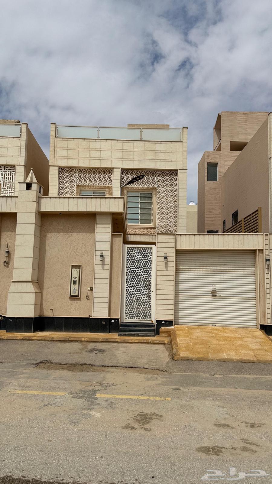 فيلا 7 غرف في عكاظ 8