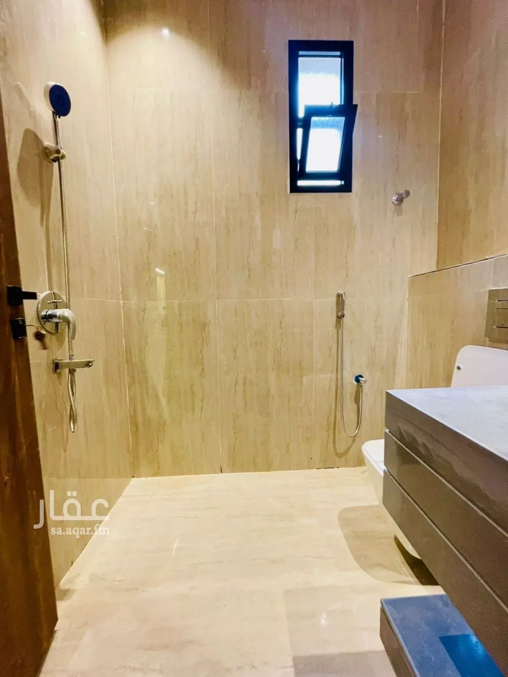 فيلا 4 غرف في المهدية 5