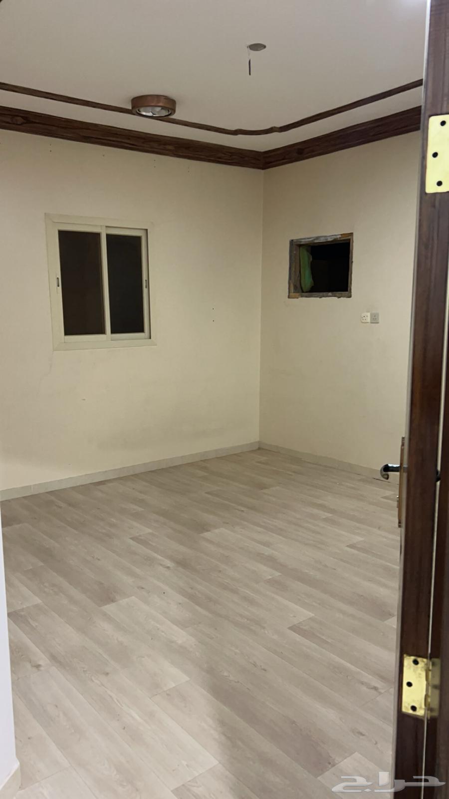 شقة  في الملك فهد 4