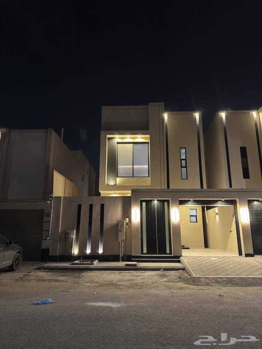فيلا 7 غرف في ضاحية الملك فهد 1