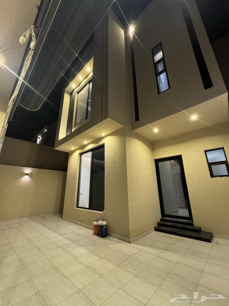 فيلا 7 غرف في ضاحية الملك فهد 3