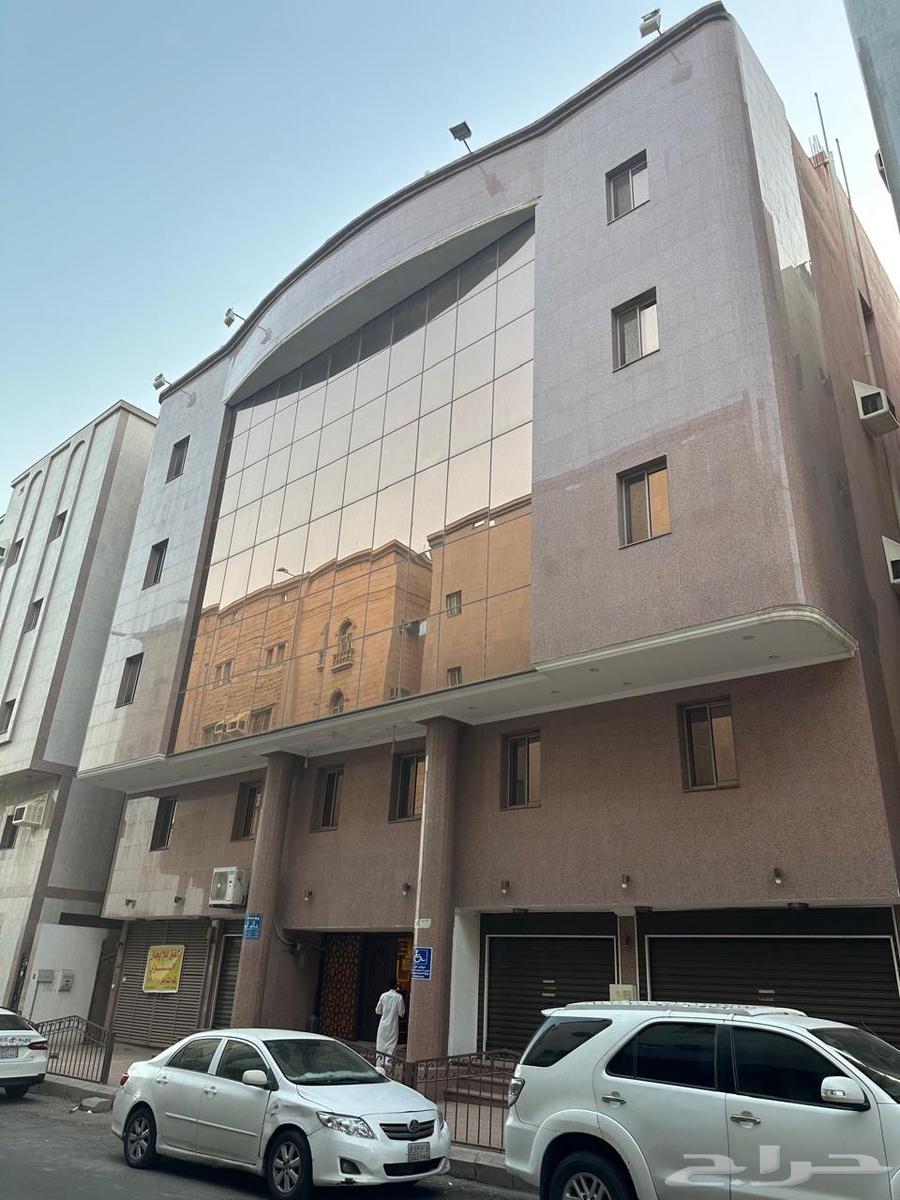 شقة  في العزيزية