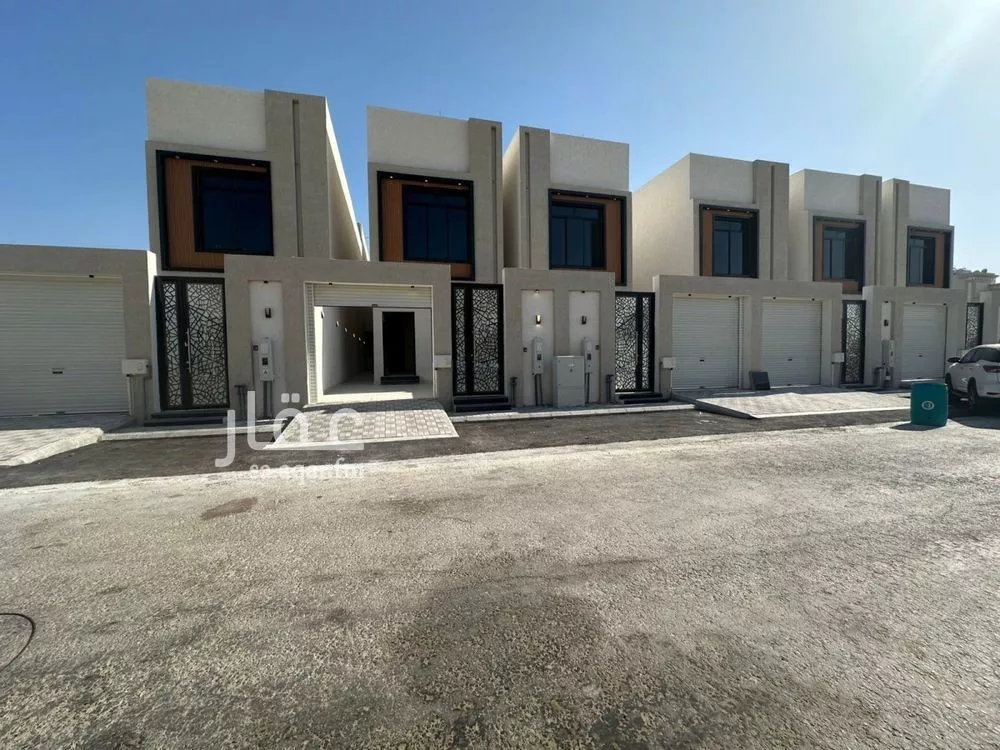 فيلا 7 غرف في العقيق 1