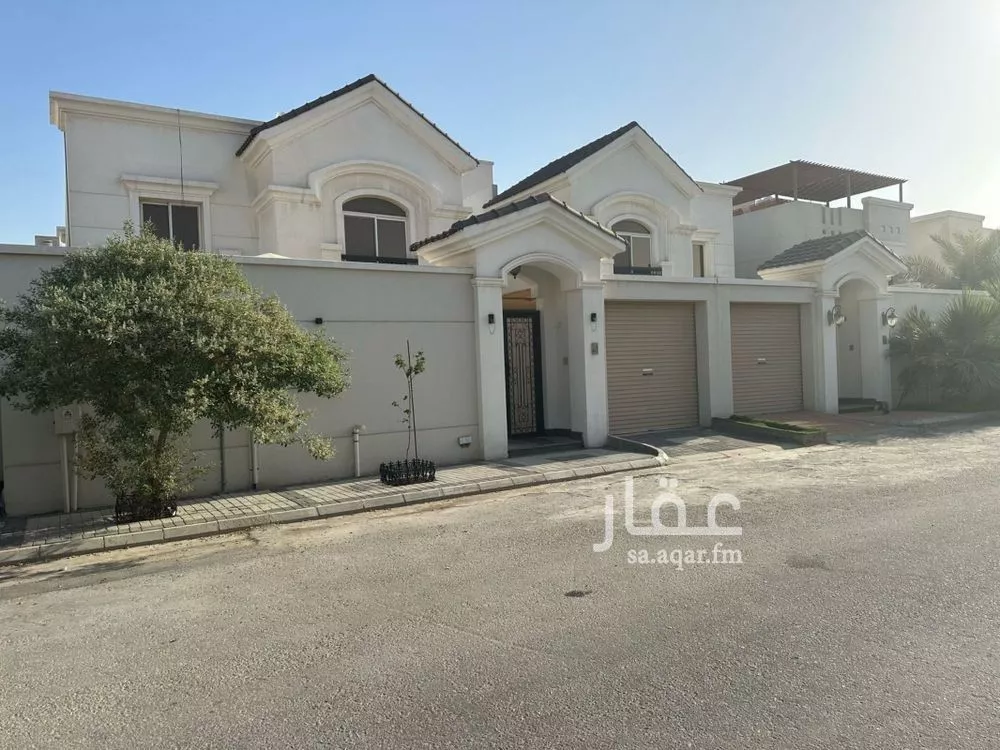 فيلا 7 غرف في الأمواج 2