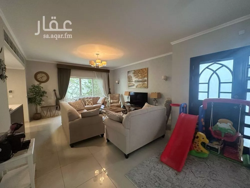 فيلا 7 غرف في الأمواج 5