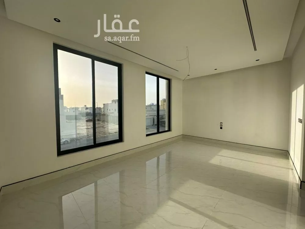7 bedroom villa in Al Amwaj 6