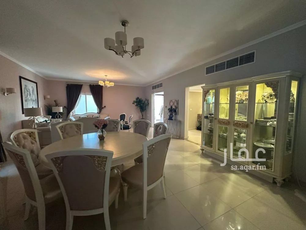 7 bedroom villa in Al Amwaj 7