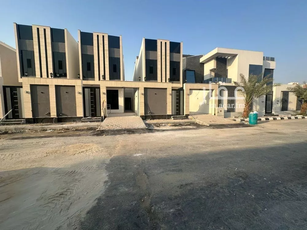 7 bedroom villa in Al Amwaj 1