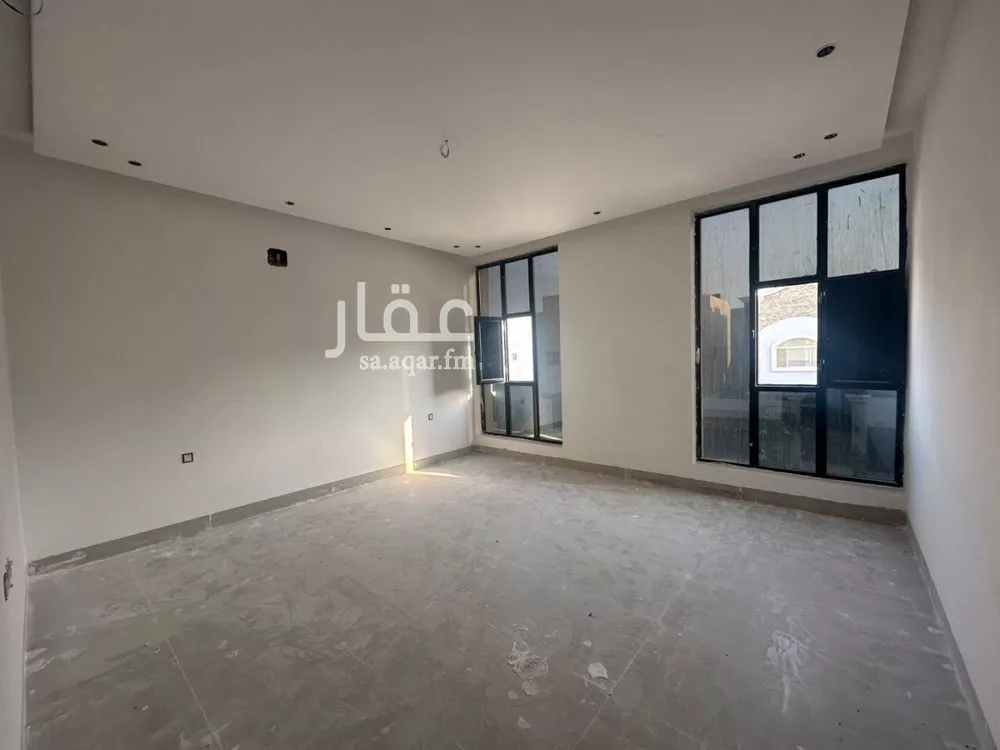 7 bedroom villa in Al Amwaj 6