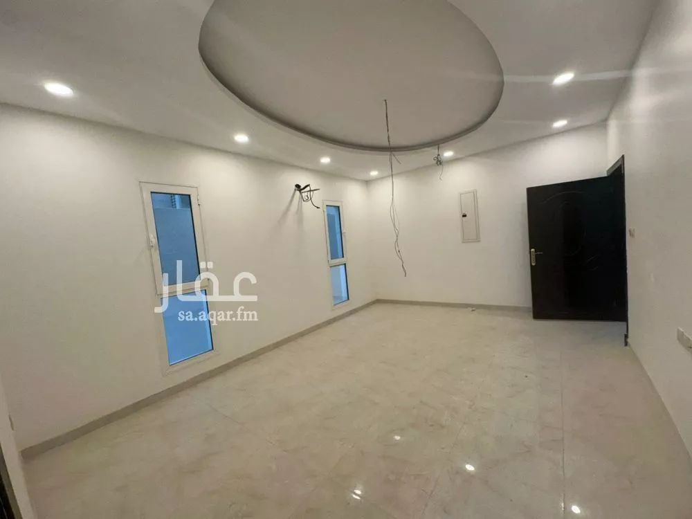 فيلا 9 غرف في الشراع 2