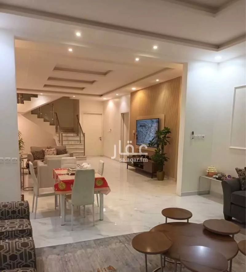 فيلا 4 غرف في الشرق 3