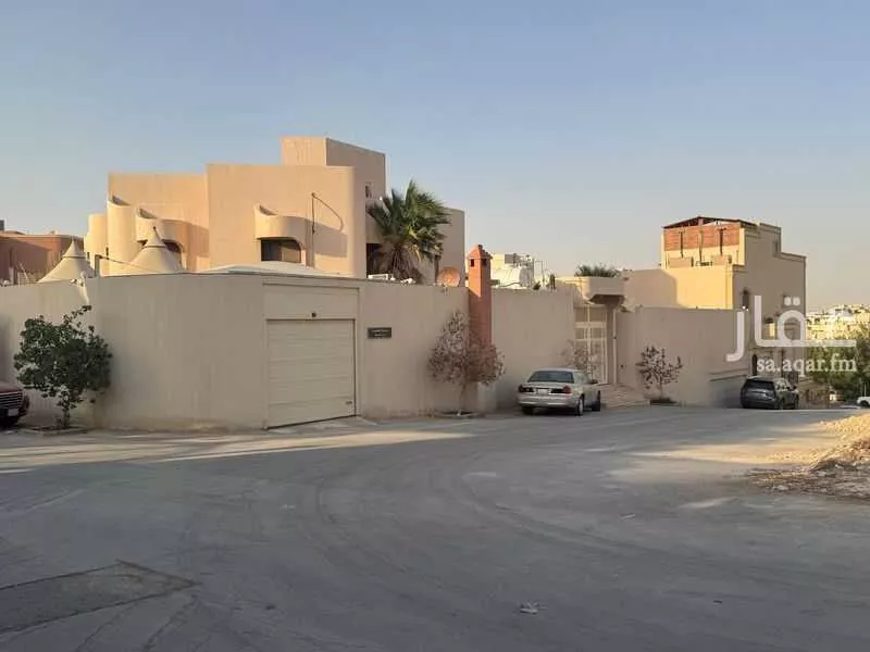 فيلا 8 غرف في الربوة 1