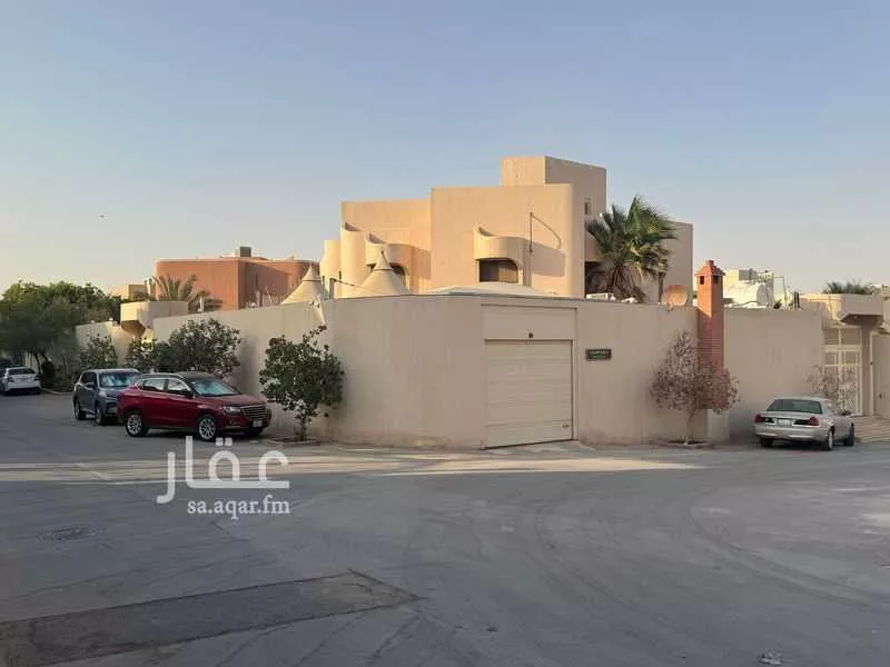 فيلا 8 غرف في الربوة 5