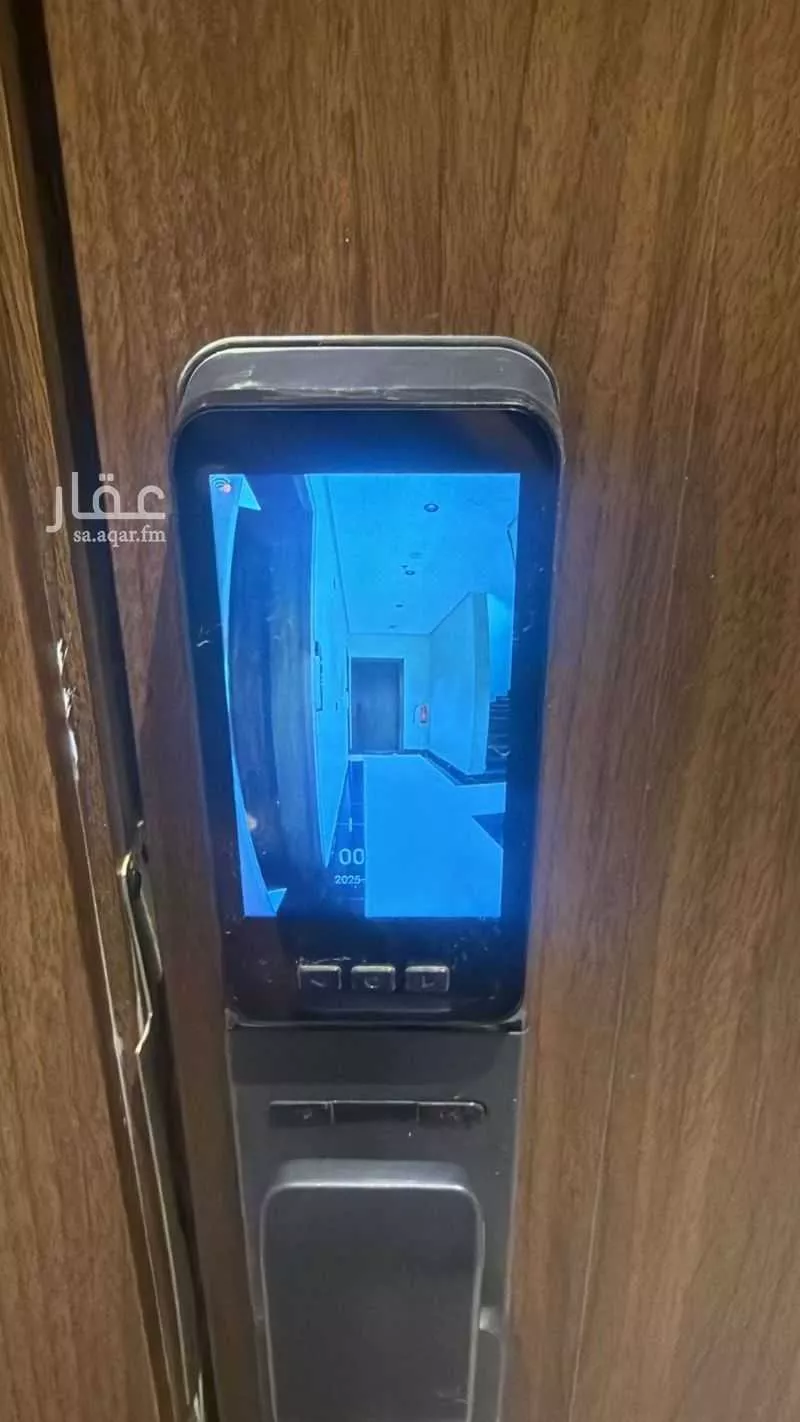 شقة 7 غرف في الحمرا 3