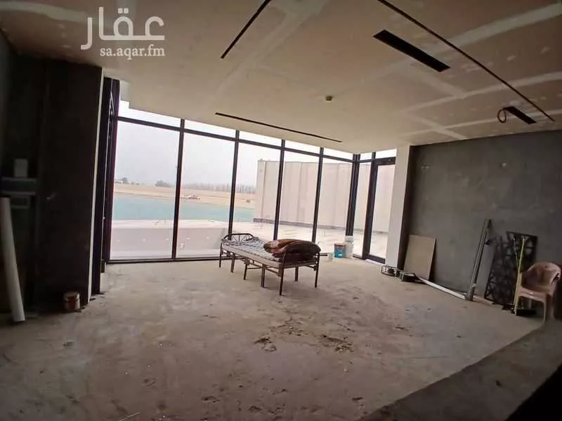 145 sqm shop in Al Sufun 2