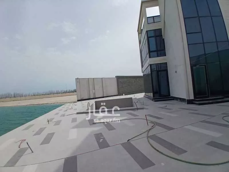 145 sqm shop in Al Sufun 4