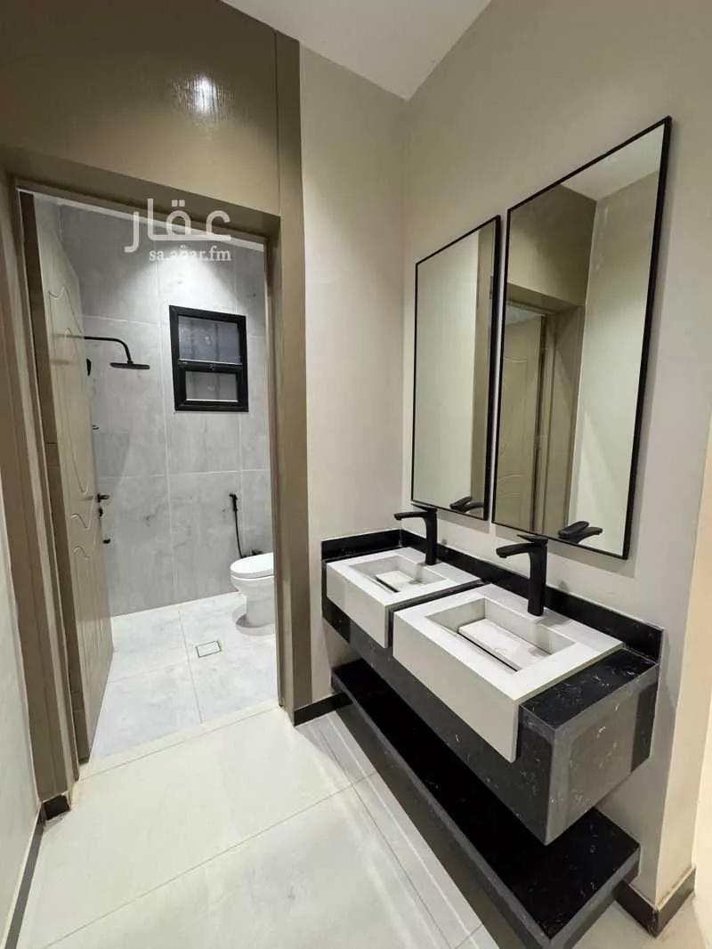 4 bedroom floor in Al Janadriyah 2