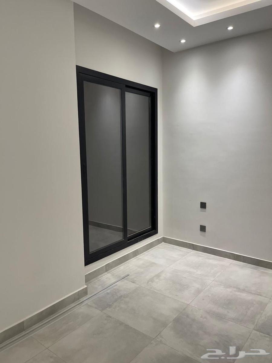 شقة 3 غرف في الملقا 1