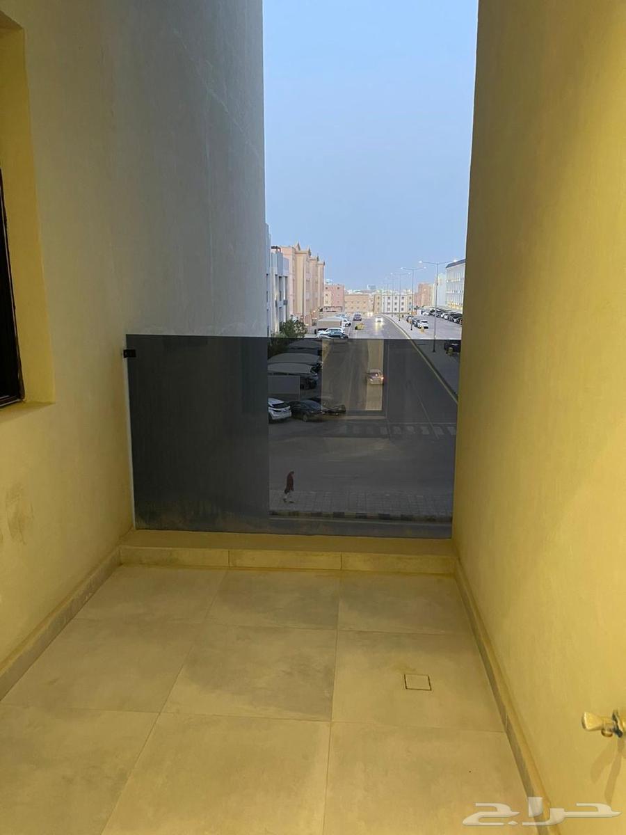 شقة 3 غرف في الملقا 2