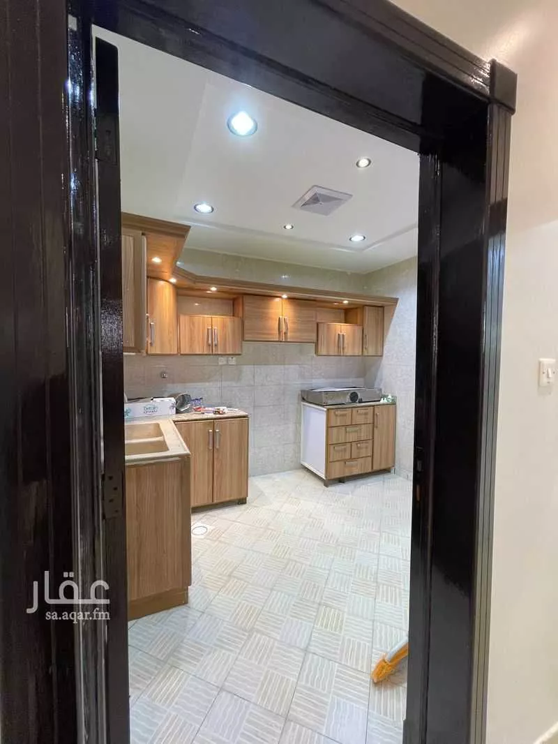 3 bedroom floor in Dhahrat Laban 4