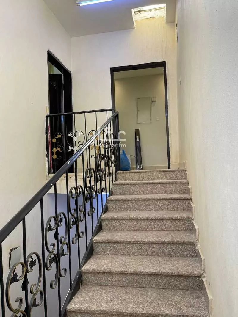 3 bedroom floor in Dhahrat Laban 6