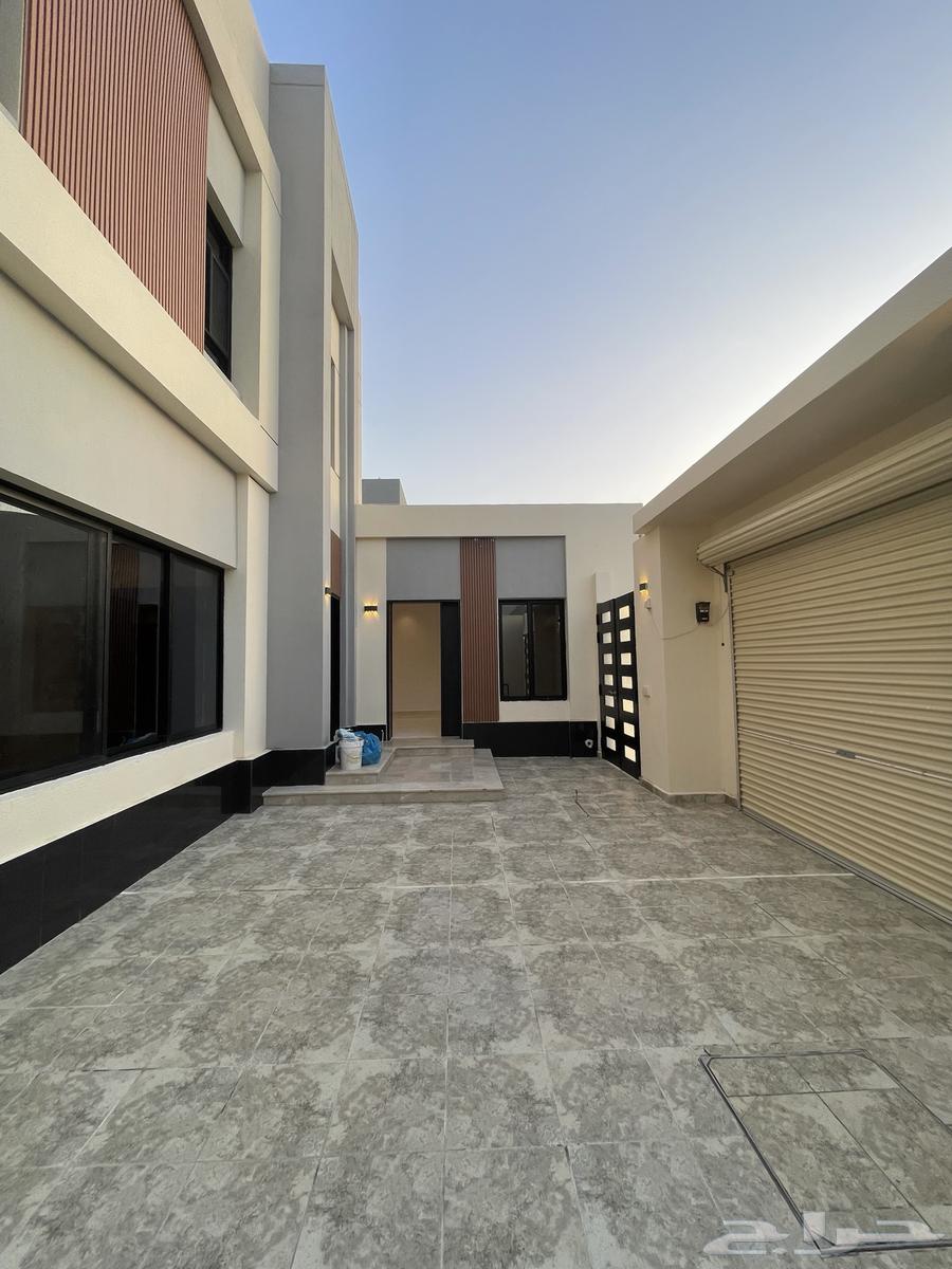 فيلا 4 غرف في الجنادرية 3