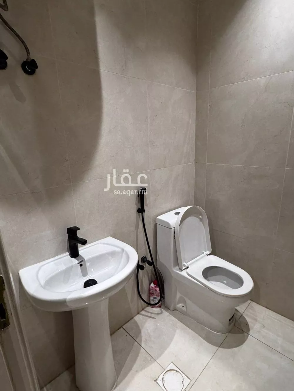 دور 1 غرف في العقيق 3